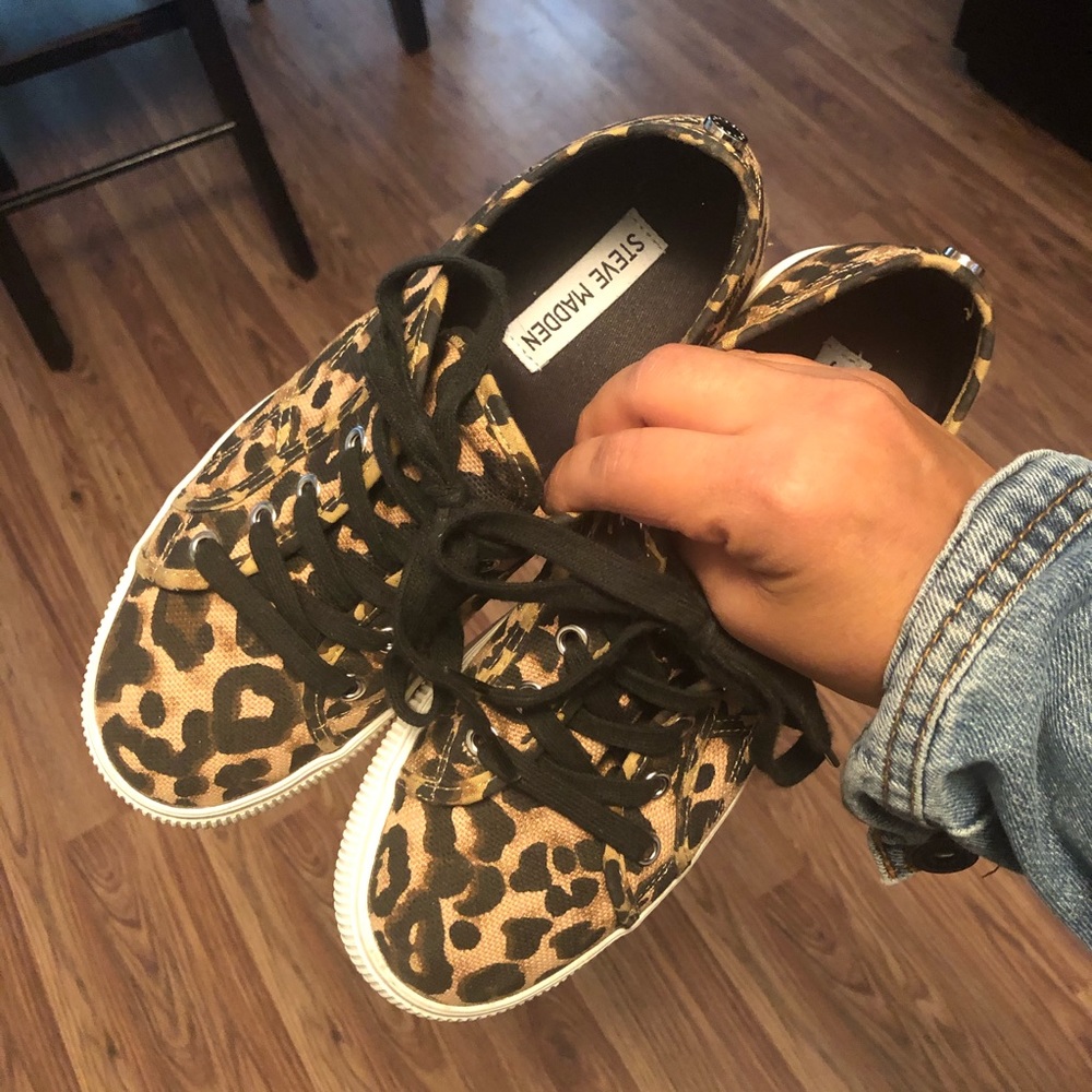 STEVE MADDEN Emmi Leopard platform sneakers Sz 8.5